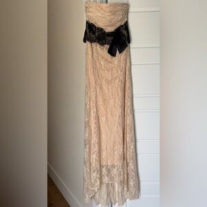 NWT Lace Strapless dress Light pink cream and black